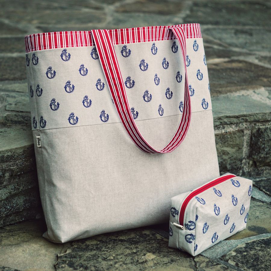 Beach tote and pouch with anchors