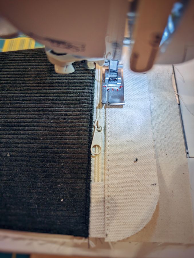 Sewing the zip